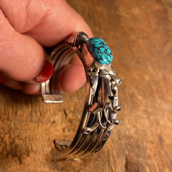 NAVAJO CUFF BRACELET by Tom Willeto, signed, sterling silver and turquoise - Picture 7 of 17